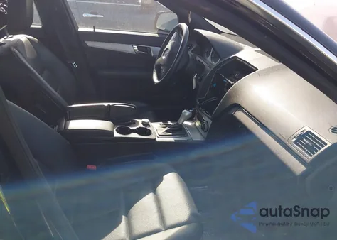 2008 Mercedes-Benz C 300 Luxury 4Matic/Sport 4Matic из США, поврежденный, VIN WDDGF81X68F173382